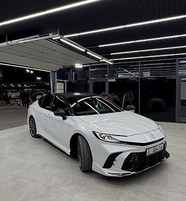 Toyota Camry: 2024 г., 2 л, Автомат, Гибрид, Седан