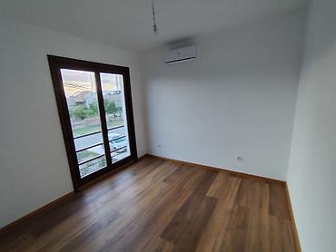 tip top nekretnine vrsac: Na prodaju 1/1 uknjižen stan na tri nivoa u atraktivnoj novijoj zgradi — 4