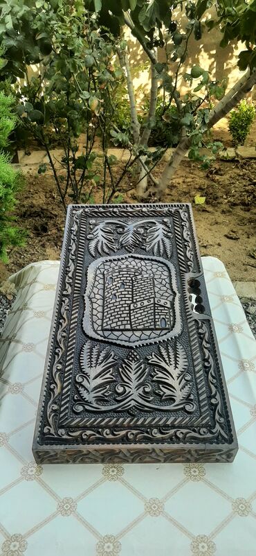 Masaüstü dəstlər: Əl oyma naxışlı taxta tavla dəsti - Material: bərk ağac (tam taxta — 4