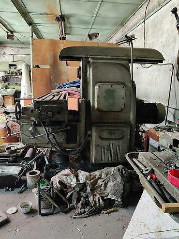 Фрезерные станки: Фрезерный станок без ЧПУ, Горизонтальный, Для металлообработки, Б/у — 3