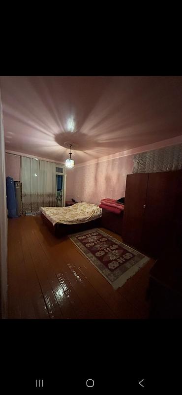 ismayıl: 4 otaqlı mənzil 3 balkonu var 2 gune satilmalidi– geniş planlı - — 2