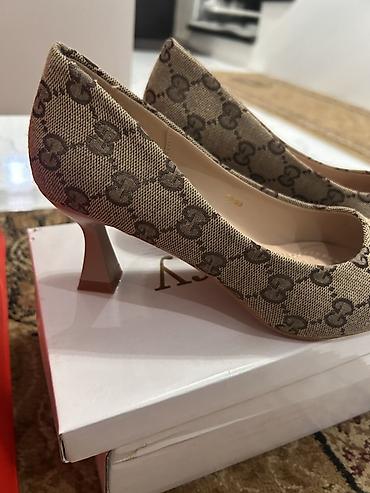 pull and: Туфли, 38, 39, Gucci, Новый, цвет - Бежевый, Платная доставка — 2