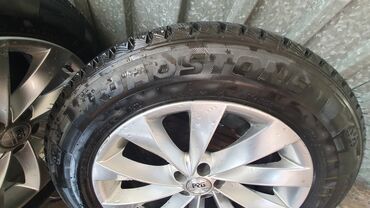 колеса на субару: Продам комплект шины+диски Корейская зимняя резина Roadstone. Тип -