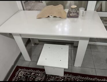 стол с табуреткой: Комплект стол и стулья Кухонный, Б/у