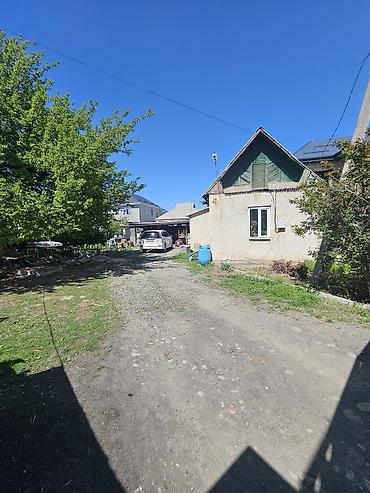 Продажа времянок: Продается участок с времянкой в Ак-Орго 💸=128.000$+мини торг — 2