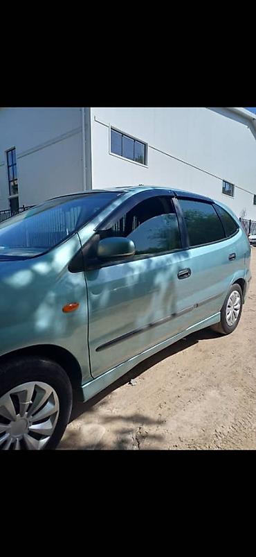 Nissan Almera Tino: 2001 г., Механика, Бензин, Хэтчбэк