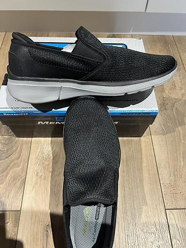 Kişi ayaqqabıları: Original Skechers slip-on kişi ayaqqabısı. Cəmi 1 dəfə geyinilib. Ölçü — 3