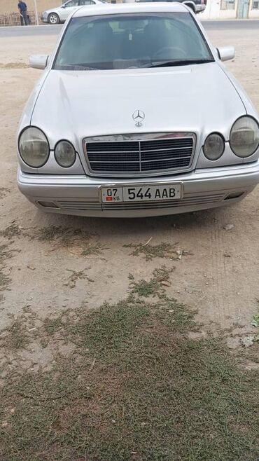 Mercedes-Benz: Mercedes-Benz E-Class: 1995 г., 2 л, Механика, Бензин, Седан