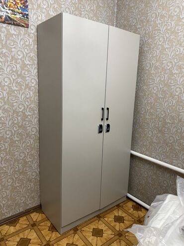 Двухъярусные детские кровати: Двухъярусная кровать с металлическим каркасом и серыми матрасами — 9