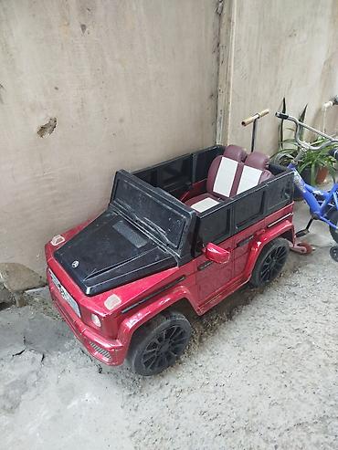 Uşaq elektrik maşını – SUV tipli, qırmızı rəngdə - Korpus: SUV