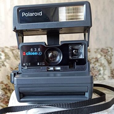 polaroid 636: Polaroid fotoapparatı. Əla vəziyyətdədir, cəmi 1 kasset (10 şəkil)
