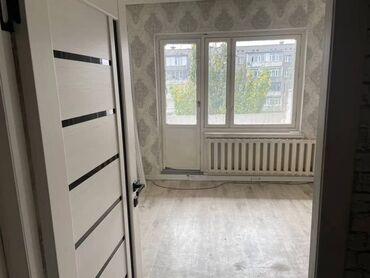 срочно продаю квартиру аламедин базар: 2 бөлмө, 49 кв. м, 105-серия, 8 кабат, Евроремонт