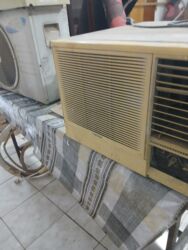 qapı islenmis: İki kameralı soyuducu - Klassik ağ korpus, aşağıda dondurucu bölmə