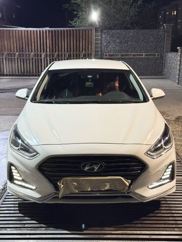 хундай саната дн8 левая передняя дверь нужен: Белый седан Hyundai Sonata с элегантным дизайном, включающим