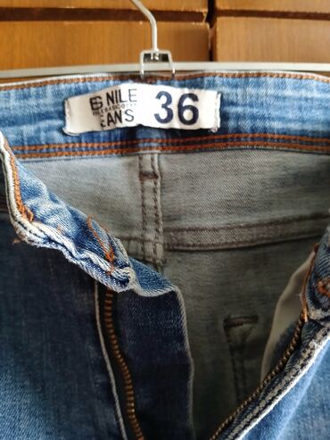 Qadın şalvarları: Cins şalvarlar satılır 
4 ədəd şalvar birgə 7 azn — 6