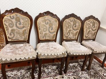 продаю стулья: Стулья Для кухни, Для зала, С обивкой, Б/у