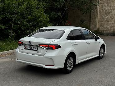 Продажа авто: Toyota Corolla: 2021 г., 1.8 л, Гибрид, Седан — 4