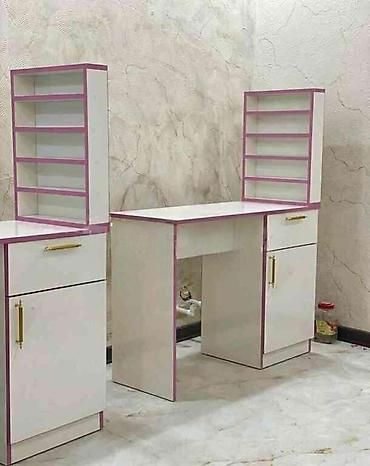 Düz masa, Siyirməli, Polkalı, Parlaq laminat, Kredit yoxdur