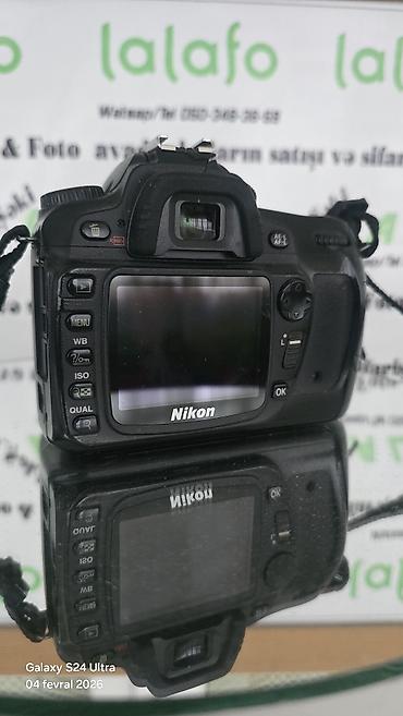 monitor qiymetleri: Nikon D80 DSLR fotoaparat + AF‑S NIKKOR 35mm f/1.8G üzərində kart və — 4