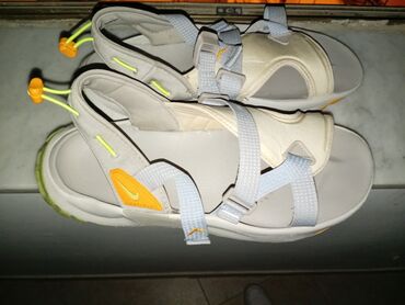 Sandale i japanke: Brand new pair, bought, footwear, white, contact via massages or