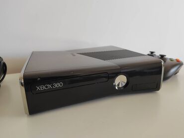 dva okovratnika pravo krzno: Xbox 360 slim čipovan Xbox 360 slim, poslednji model, čipovan, kućno