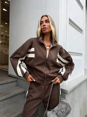 270 react: 08. Komplet trenerka koja ce vas oduševiti💫 Vel: S M L XL Cena : 3.800 — 5