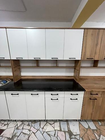 Кухонные гарнитуры: Кухонные гарнитуры с мойкой — несколько вариантов фасадов и столешниц — 7