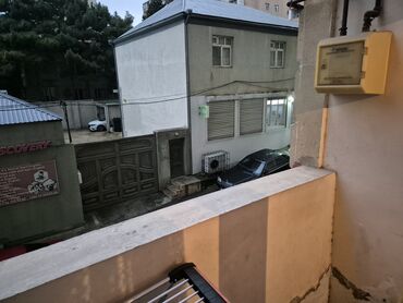 Dekorlar və bəzəklər: 9-cu mikrarayonda Nəsimi metrosuna yaxın 17 mərtəbənin 2 ci — 21