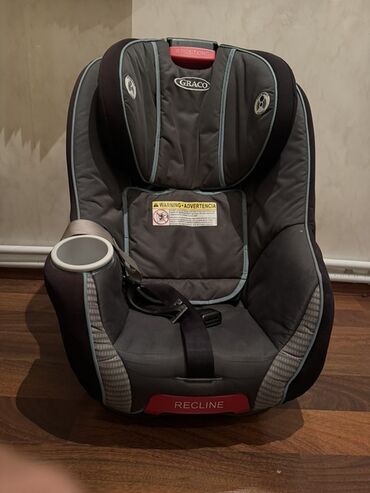 Graco brendinin uşaq avtomobil oturacağı. Bu oturacaq avtomobildə