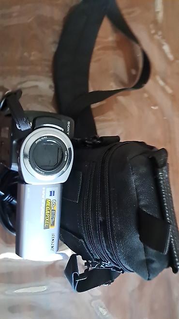 9070 xt: Видеокамера Sony Handycam + сумка и аксессуары - Компактная — 1