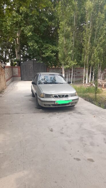 опель зафира б: Daewoo Nexia, серебристого цвета, кузов седан. Это экономичный и