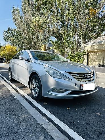 капот на соната: Hyundai Sonata: 2013 г., 2 л, Автомат, Бензин, Седан — 2