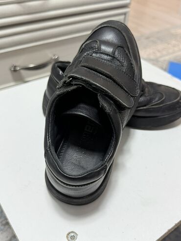 развивашки для детей: Детские кожаные кроссовки/полуботинки, черные - Верх: натуральная