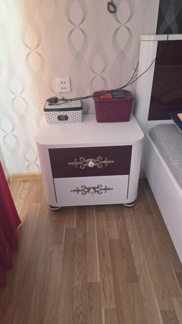 Yataq otağı dəstləri: İkinəfərlik çarpayı, 2 tumba, Dolab, Komod, İşlənmiş — 6