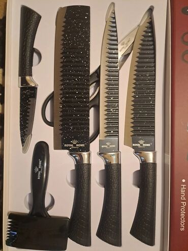 Bıçaqlar: Royal Home 7 parça mətbəx dəsti Tərkib: - 1 ədəd iri aşpaz bıçağı - 1 — 3