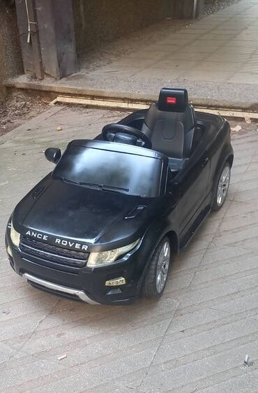 deciji kupaci za devojcice: Range Rover auto na akumulator. Baterija je nova, autić ispravan