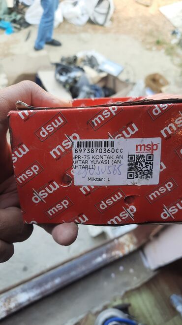 Açarlar, zamoklar, pultlar: MSP istehsalı olan NPR-75 markalı kontakt açarı yuvası. Yeni