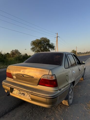 автомобиль для продажи: Daewoo Nexia: 2004 г., 1.5 л, Механика, Бензин, Седан