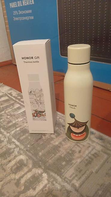 алюминевую бочку: Термос-бутылка HONOR Gift - Официальный мерч HONOR: на корпусе — 1