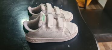 adidas 27 u Srbija | Dečija obuća: Adidas patike vel 27,gaziste 16cm. Jedina mana prikazana na slici