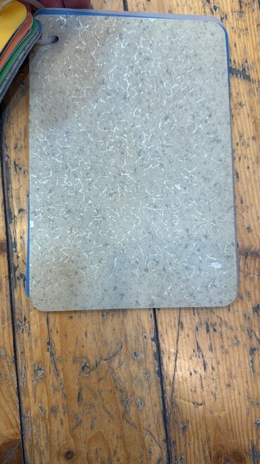 Süni güllər: Müxtəlif rənglərdə və teksturalarda mövcud olan döşəmə nümunələrinin — 14