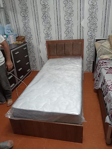 laminat kredit: Yüksələn mexanizmli tək nəfərlik çarpayı - Ölçü: təxmini 90×190 sm — 3