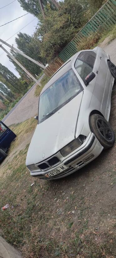 срочно продаю в связи с переездом: BMW 3 series: 1994 г., 1.8 л, Механика, Бензин, Седан
