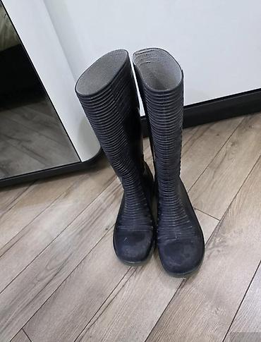 batinka modelleri: Su kecirmeyen ela botlar. Keçmişin potileridir. Lakin xalça — 2