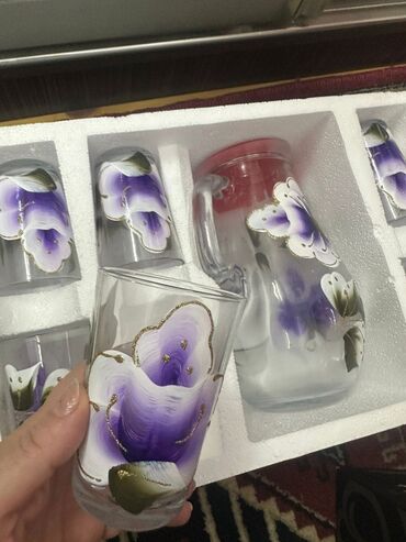 çiçek: Şüşə sürahi və stəkan dəsti - Dəst tərkibi: 1 ədəd şüşə sürahi + 6