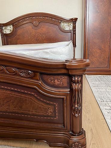 Мебель: Двуспальная кровать, Б/у, С матрасом, длина - 210 см — 3