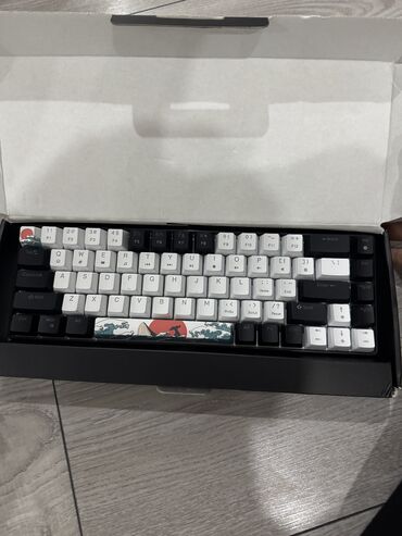 klaviatura mouse: Salam klavyatura tam yeni vəziyyətdədir 1ay istifadə olunub daha