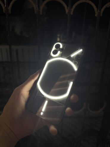 телефон р: Nothing, Phone 1, Б/у, 256 ГБ, цвет - Черный, 2 SIM, eSIM