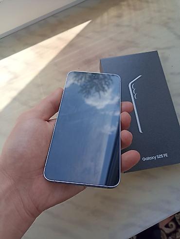 nintendo switch qiymeti: Samsung Galaxy S25 FE, 256 GB, rəng - Boz, Barmaq izi — 2