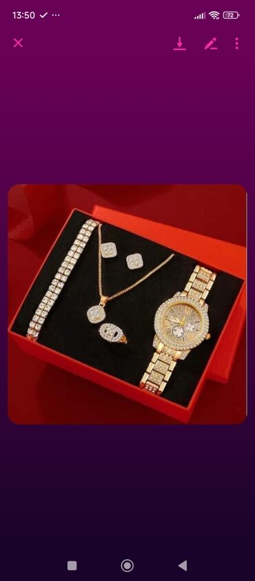 Setovi nakita: Komplet se dobija u kutiji kao na slici
Cena:2500